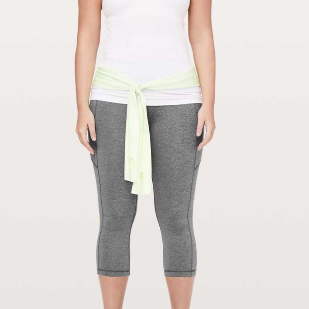 Lululemon • Speed Up Crop Leggings *21" in Heathered Black - Picture 6 of 12
